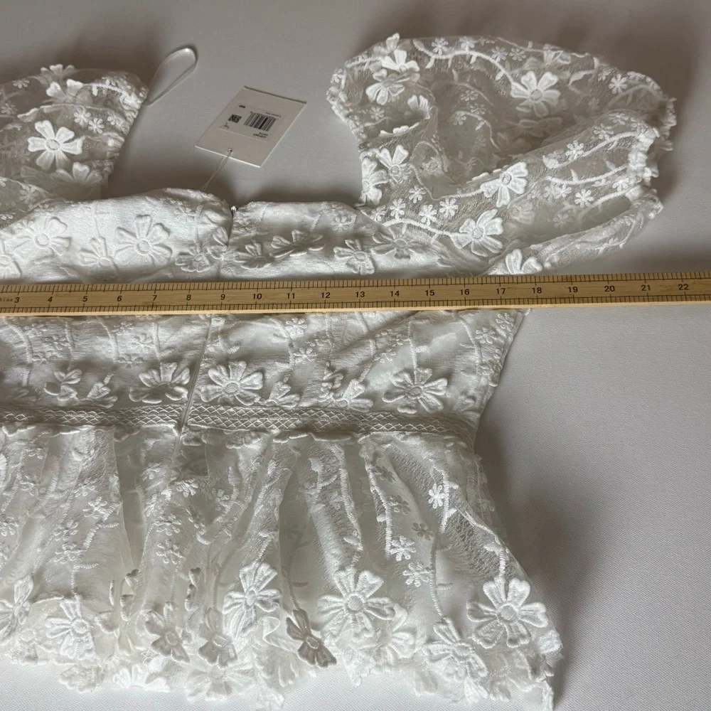 Endless Rose White Floral Lace Peplum Top‎ Puff Sleeve Size L NWT